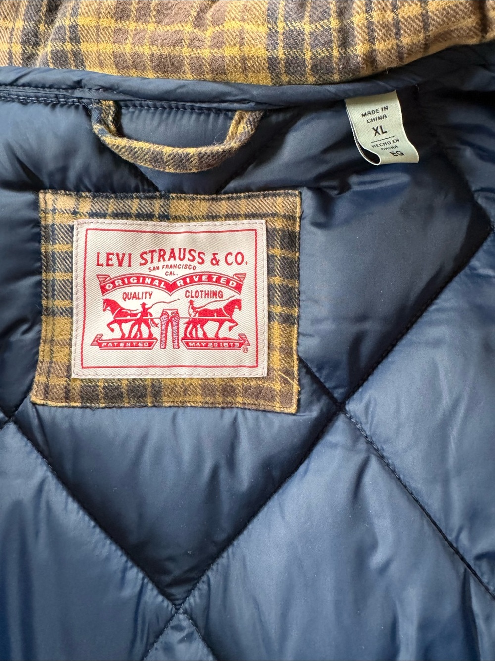 Levi’s Plaid Quilted Coat with Faux Shearling Collar - Beige Plaid - Picture 3 of 4